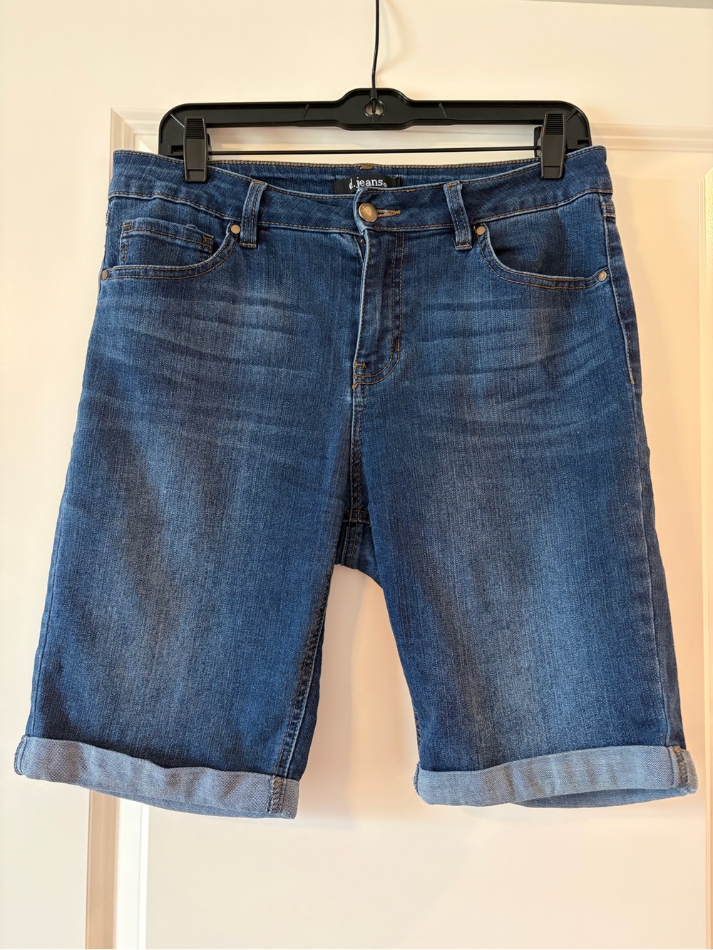 d. jeans Men's Medium Blue Rolled-Hem Denim Shorts